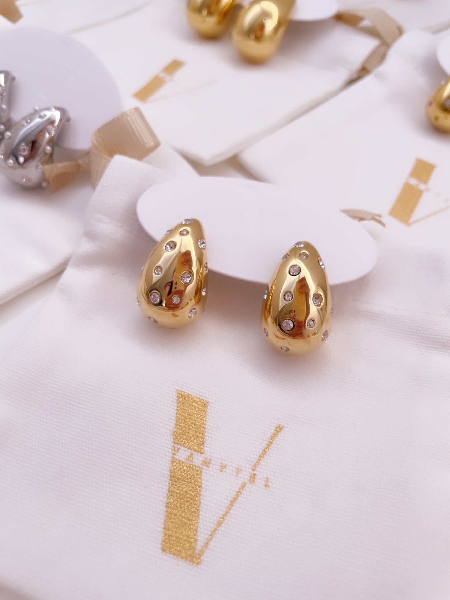 Bold Drops Studs | Sparkle - Vanytel