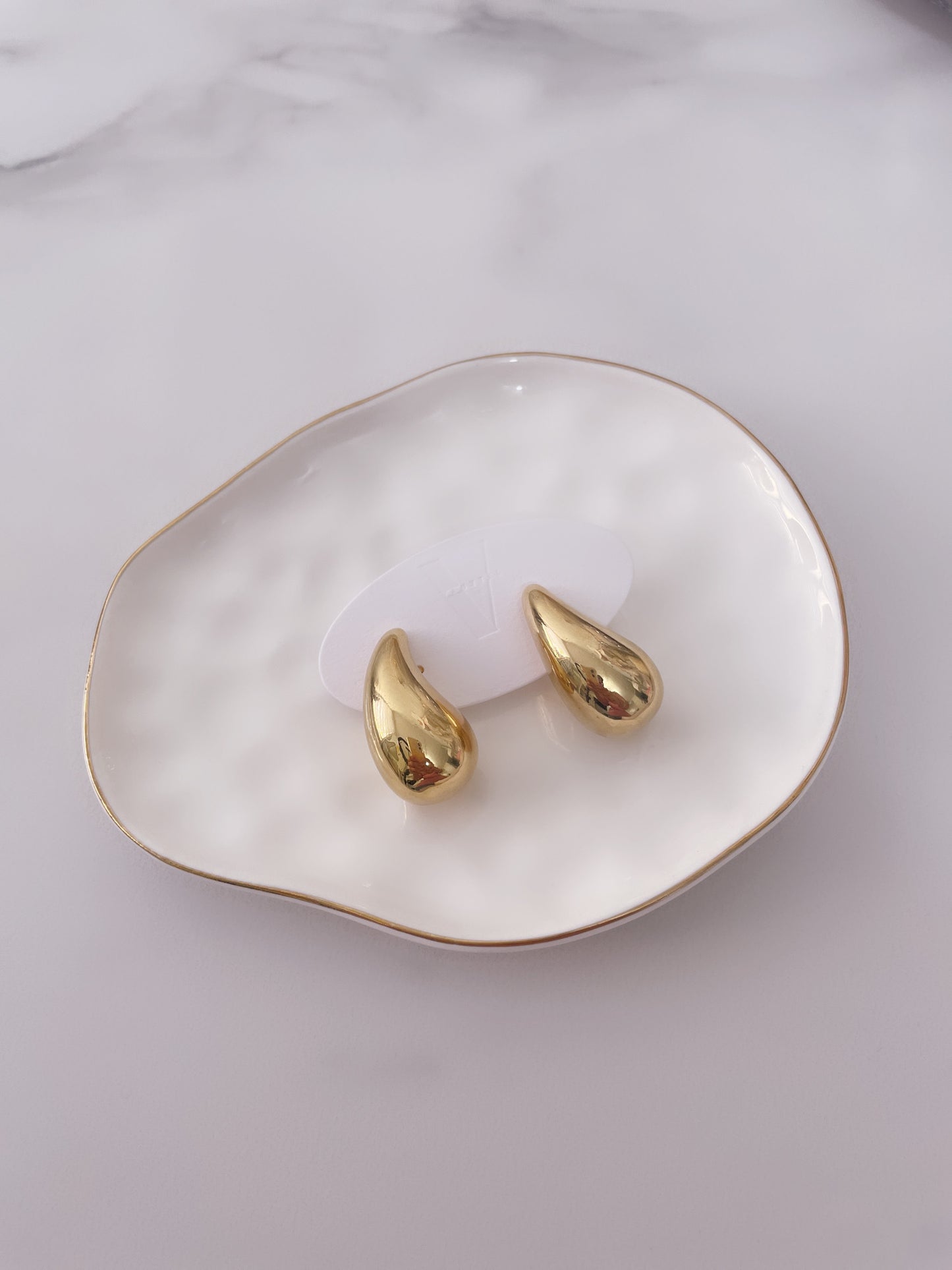 Bold Drops Studs | Varios Tamaños - Vanytel