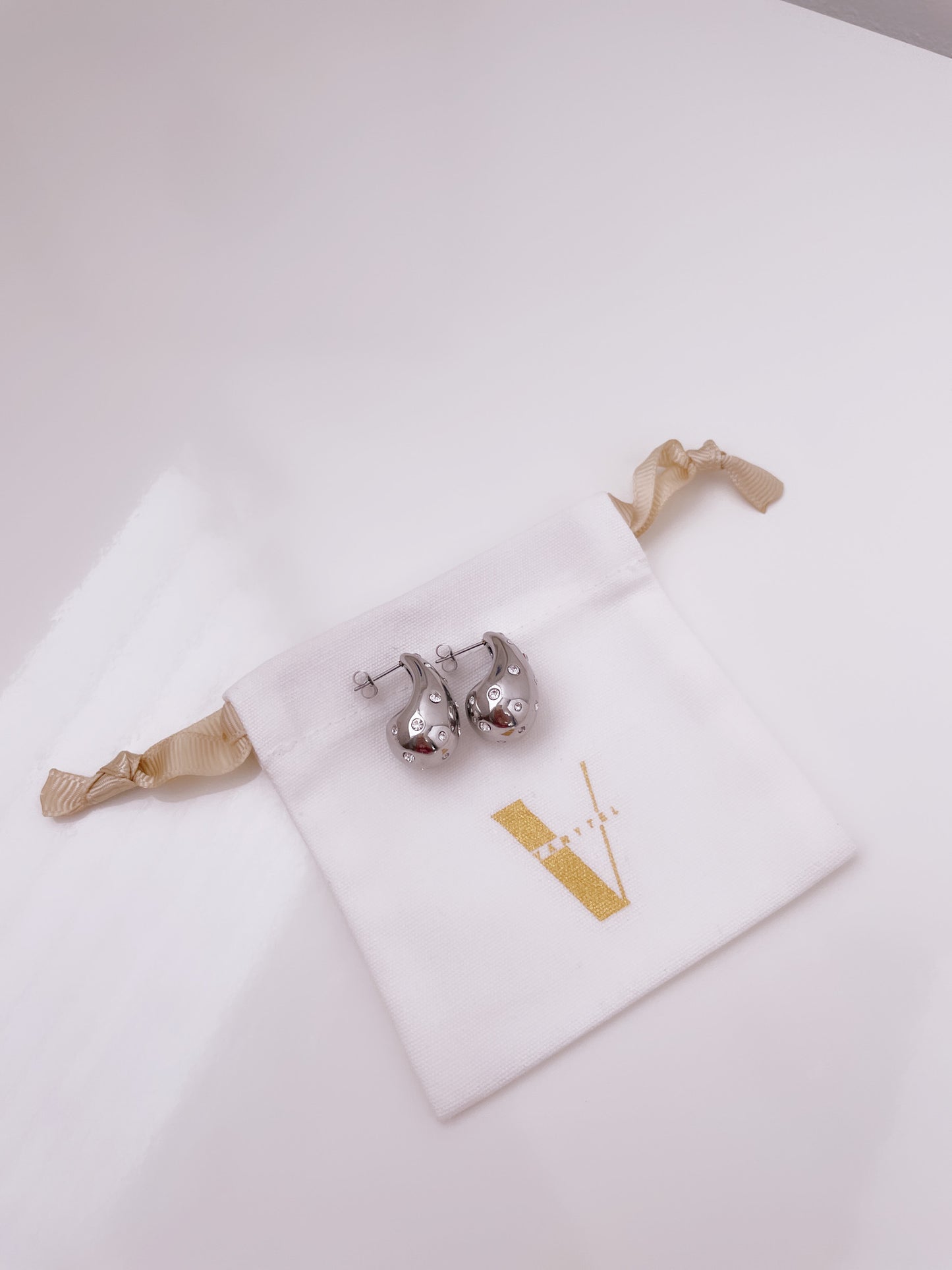 Bold Drops Studs | Sparkle - Vanytel