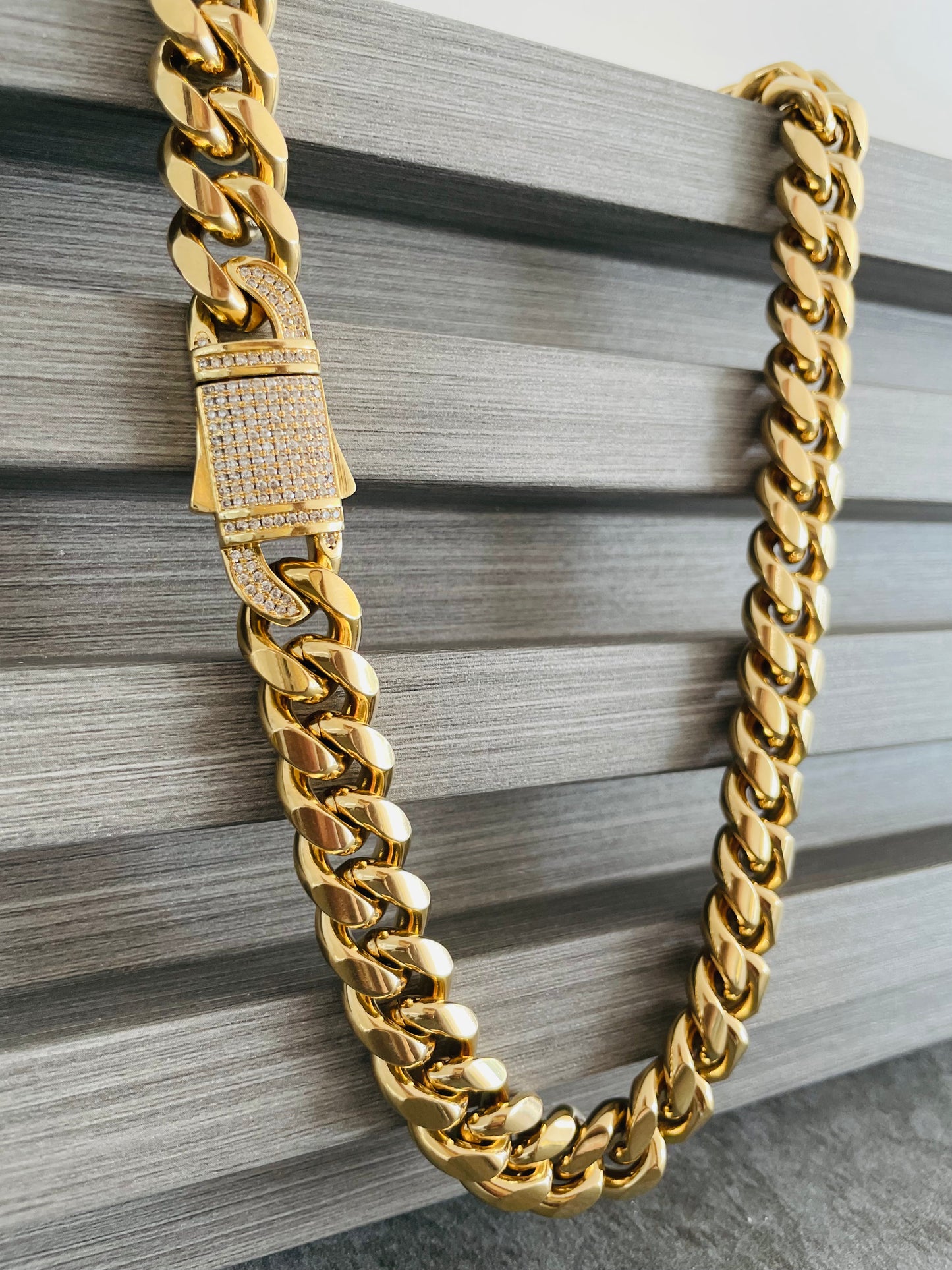 Cubana con Cierre en Zirconia Cúbica - Vanytel