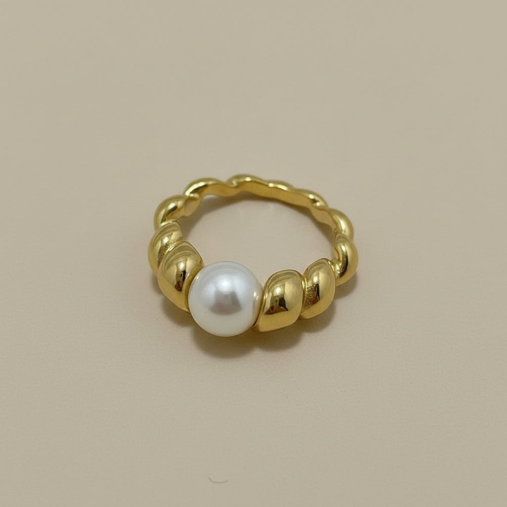 Croissant Pearl Ring - Vanytel