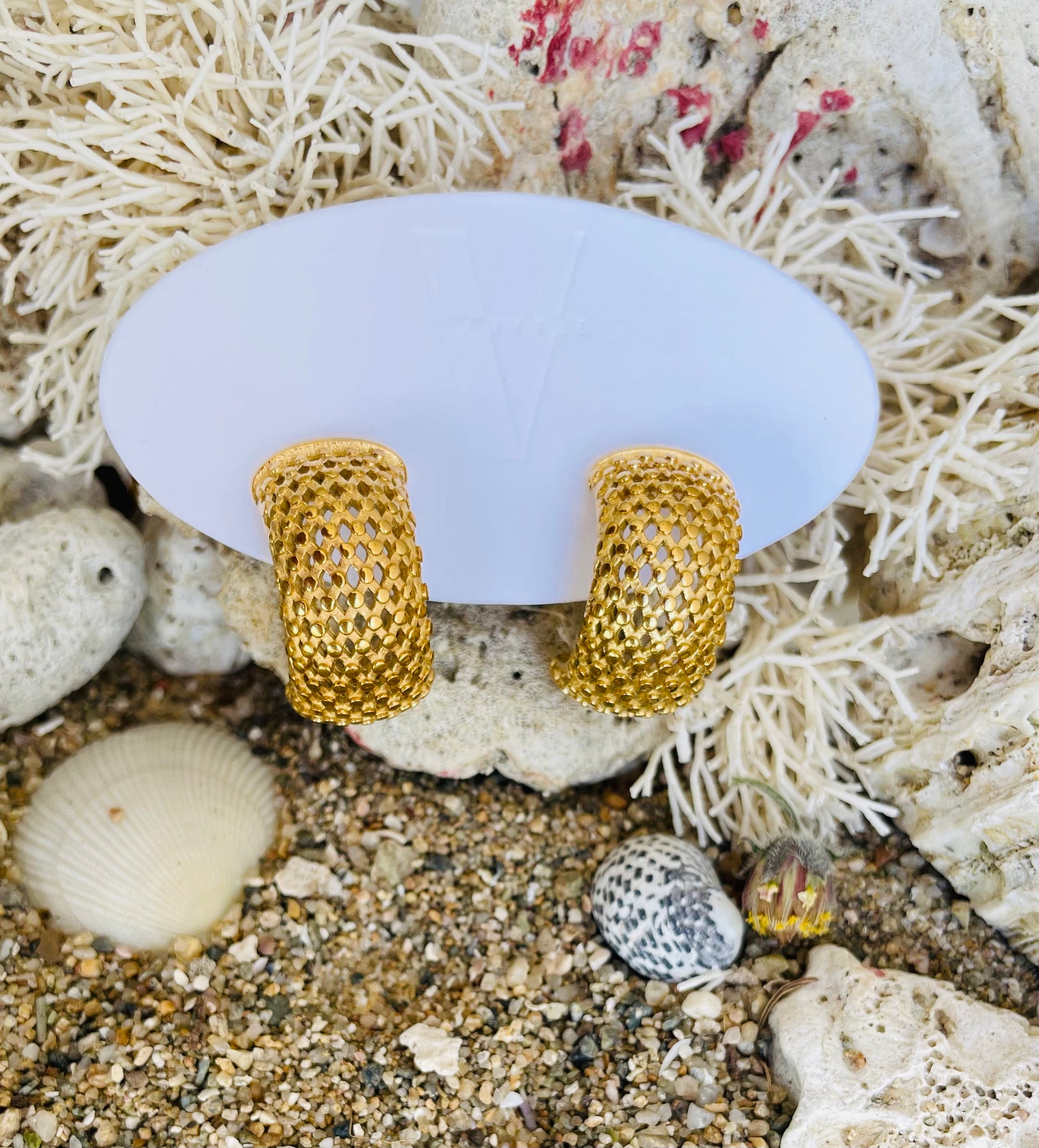 Darlin Stud Earrings - Vanytel