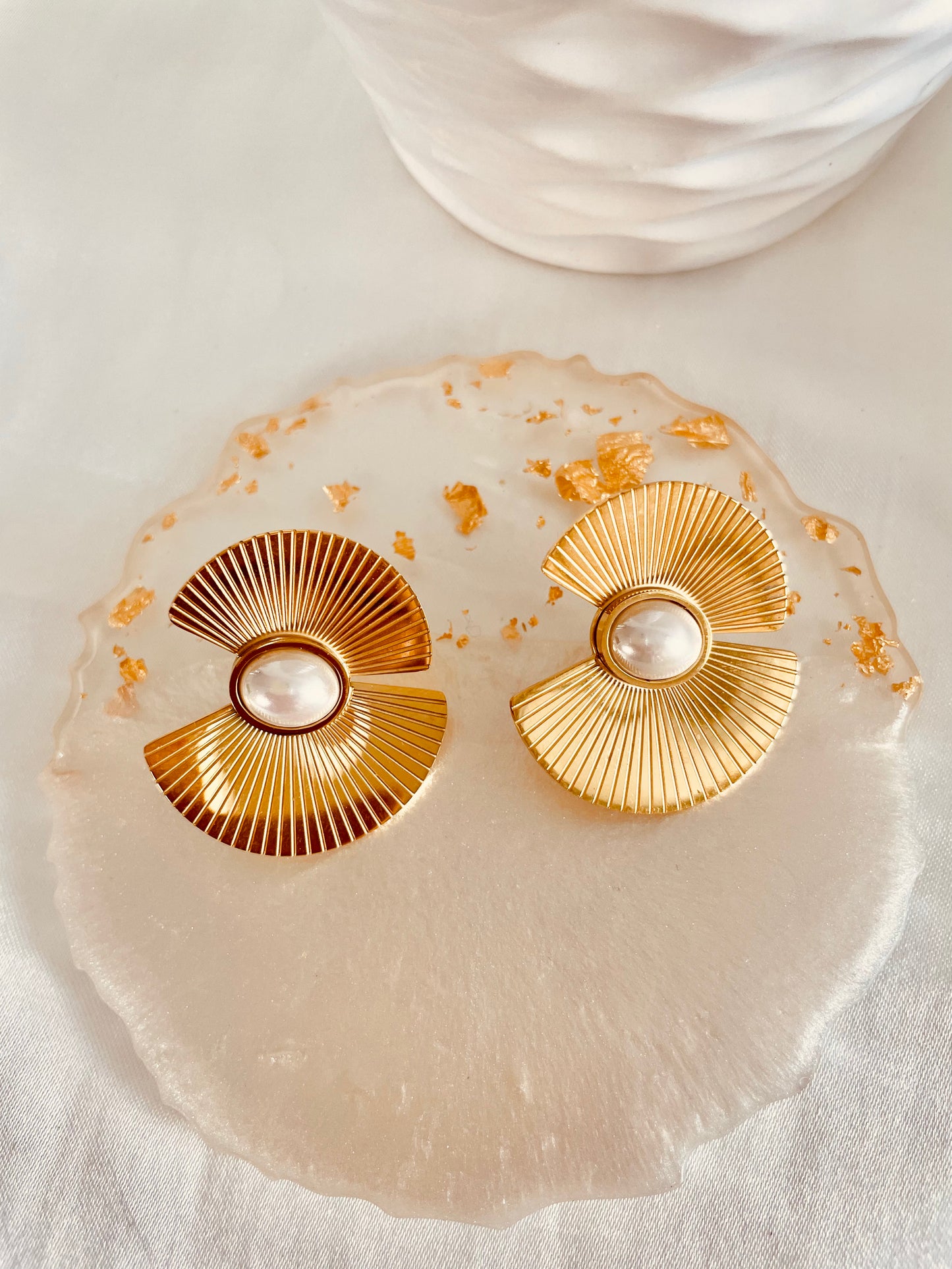 Cattleya Stud Earrings - Vanytel