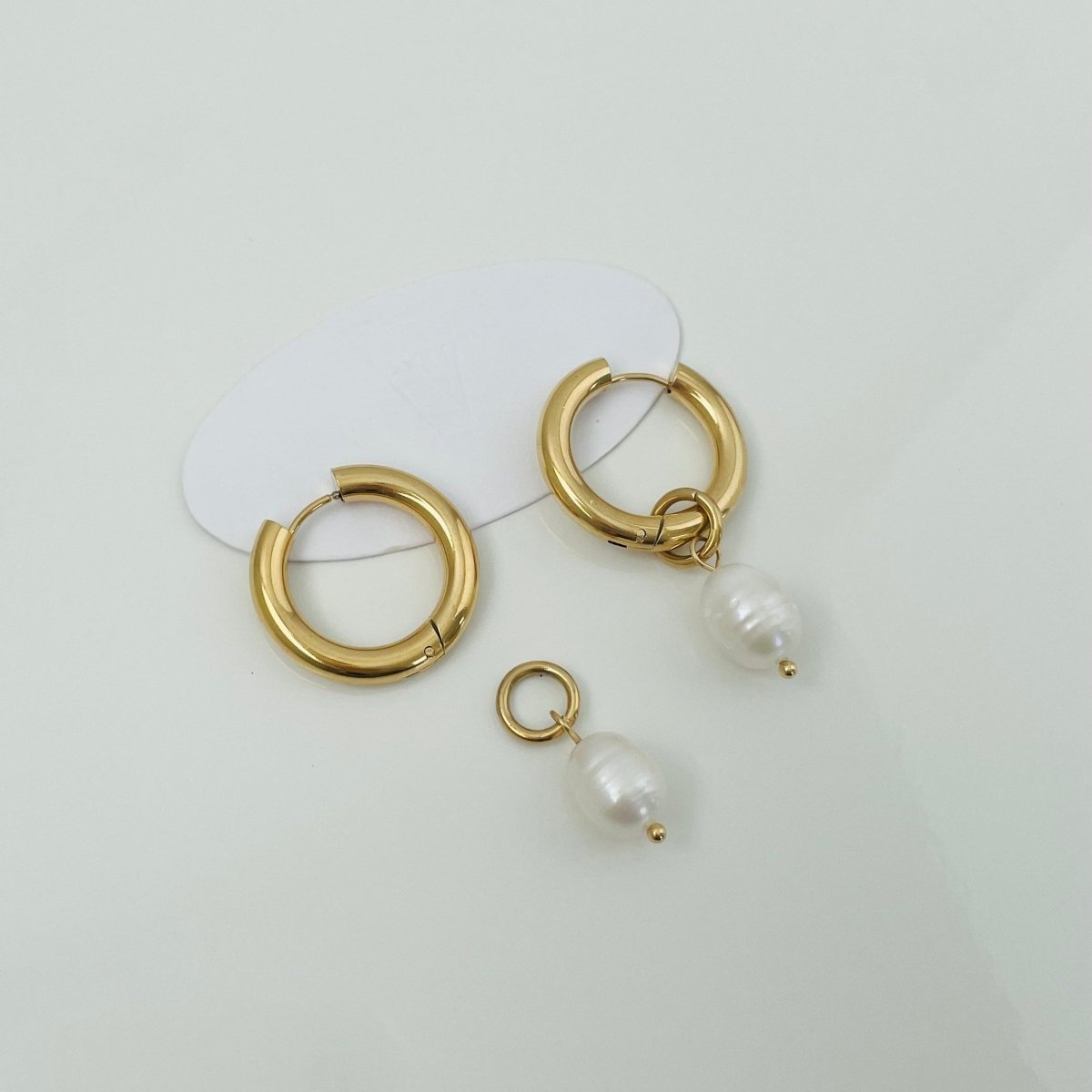 Aretes Antonella Pearl Hoops en Dorados con Perla para Mujer en Acero Inoxidable | Vanytel - VANYTEL - Vanytel