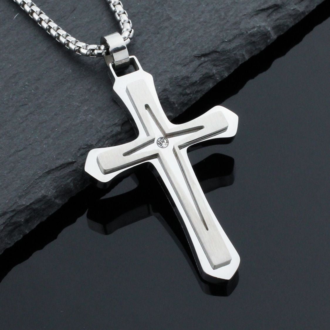 Collar con Dije de Cruz Estilo Moderno para Hombre en Acero Inoxidable | Vanytel - VANYTEL - VANYTEL