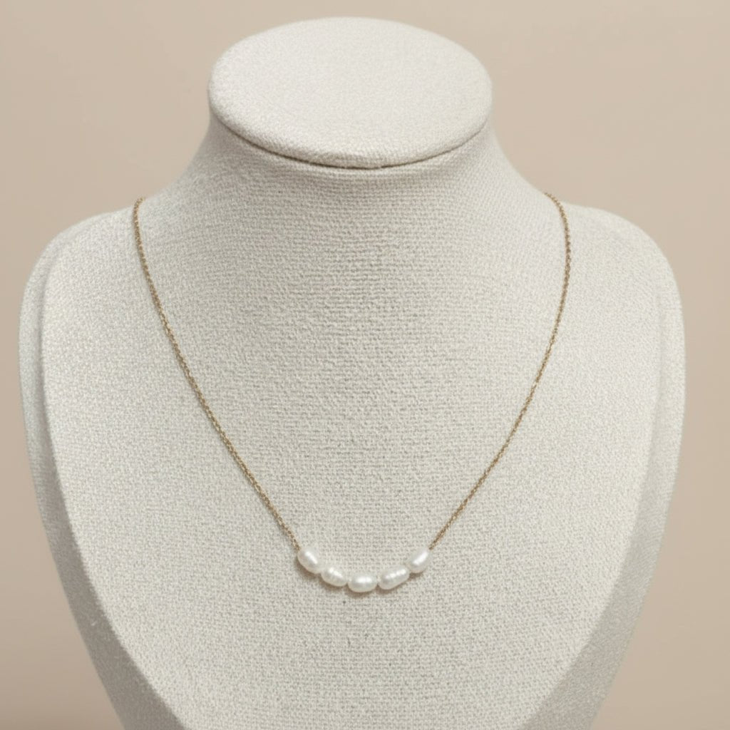 Collar Grecia con Perlas Naturales en Acero Inoxidable Dorado para Mujer | Vanytel - VANYTEL - Vanytel
