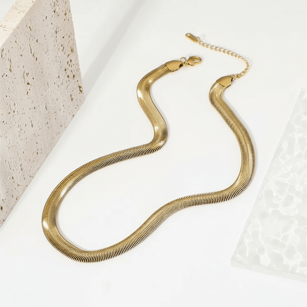 Collar Medusa Herringbone Dorado en Acero Inoxidable para Mujer | Vanytel - VANYTEL - Vanytel