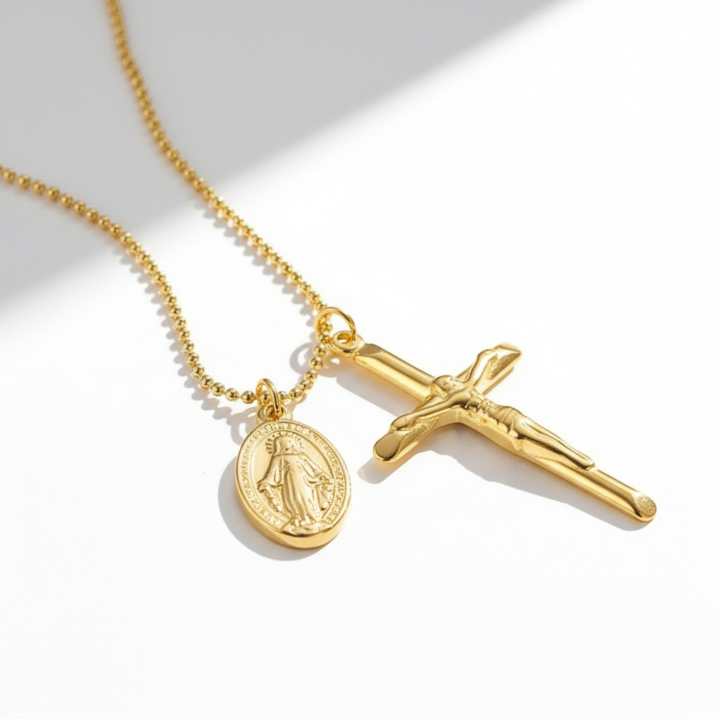 Collar Cruz Dorada con Medallita para Mujer en Acero Inoxidable | Vanytel